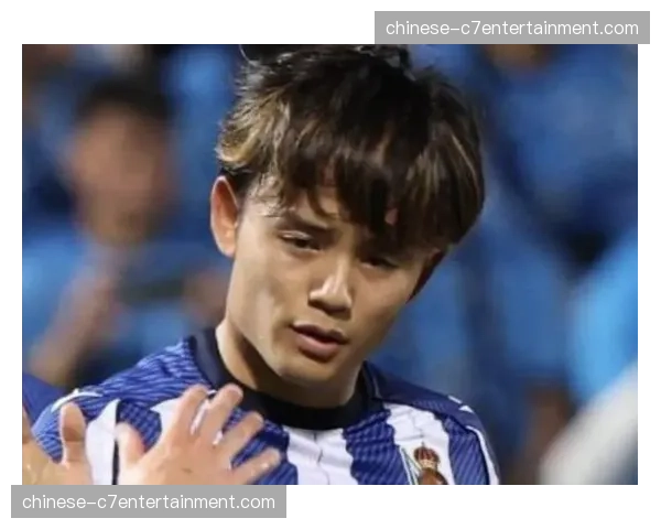 日本三后卫与五后卫切换，久保建英肋部渗透的战术价值